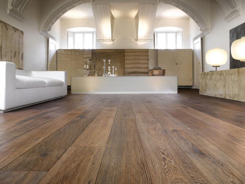 Flooring installer