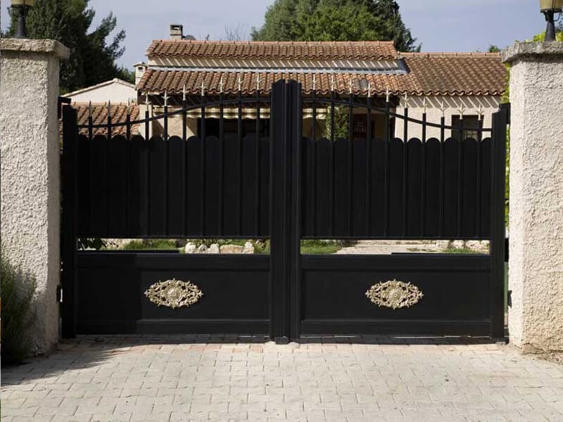 Gates, fences & railings